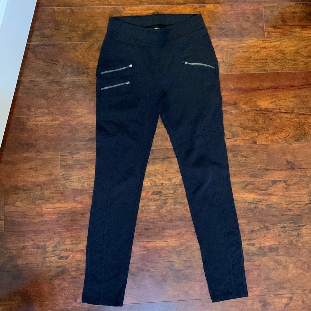 Athleta dress up or dress down comfy pants. Size S Black